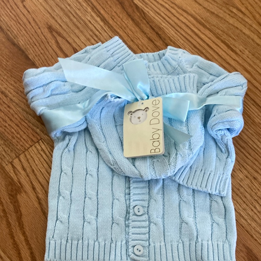 New-sweater & hat size 6-9m